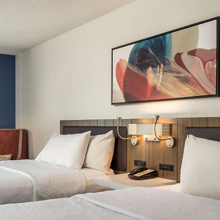 Hilton Garden Inn Oakbrook Terrace Dış mekan fotoğraf