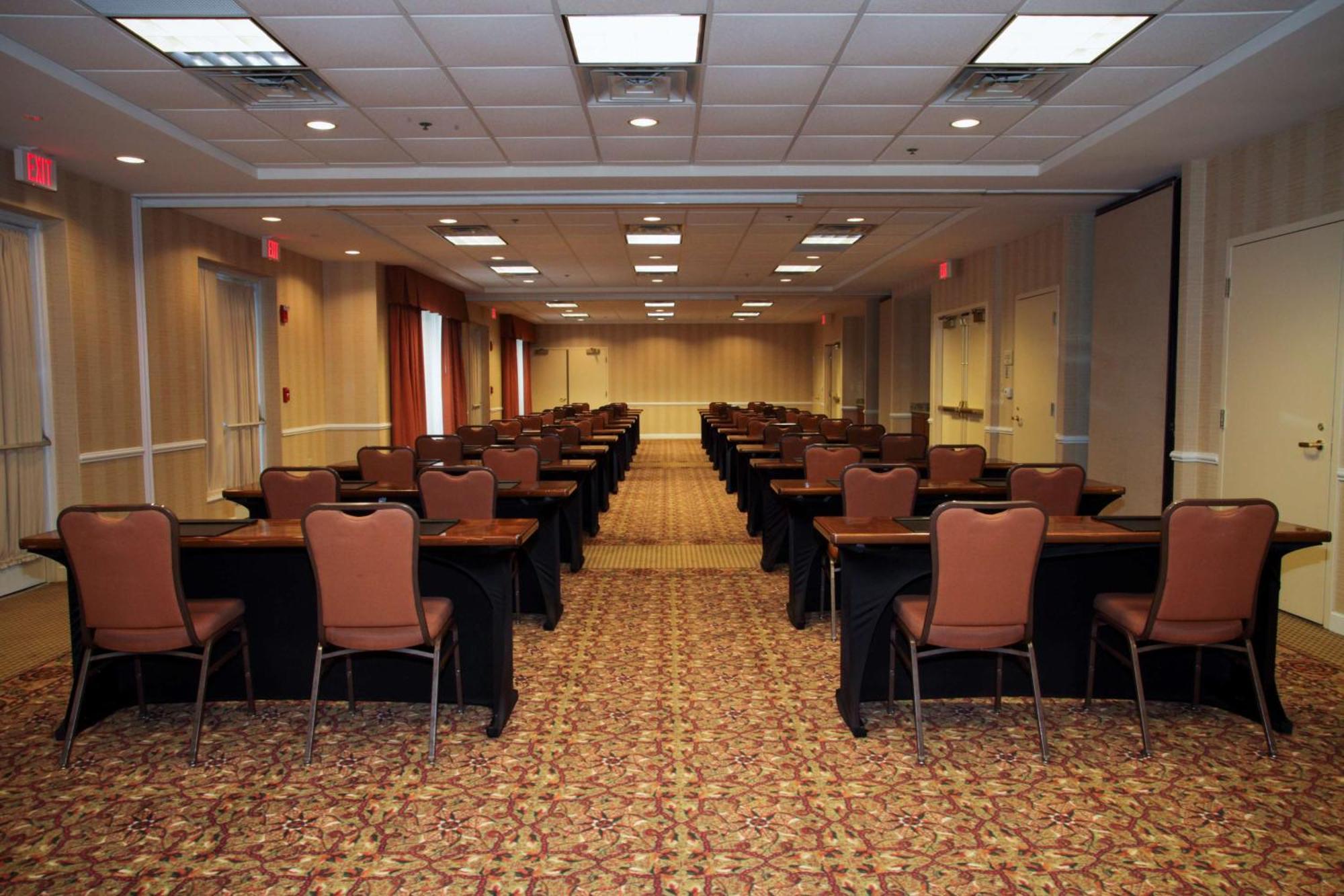 Hilton Garden Inn Oakbrook Terrace Dış mekan fotoğraf