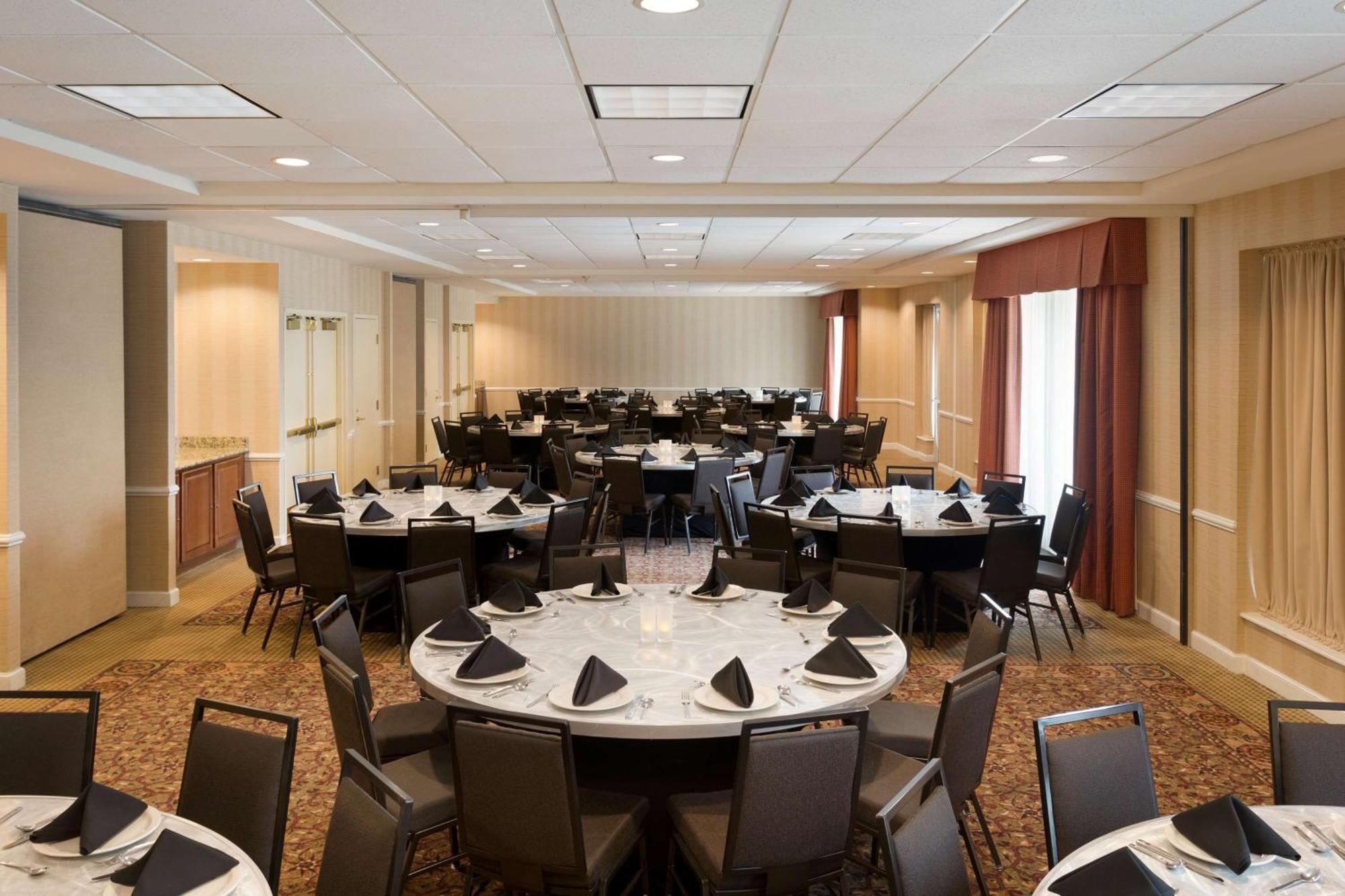 Hilton Garden Inn Oakbrook Terrace Dış mekan fotoğraf