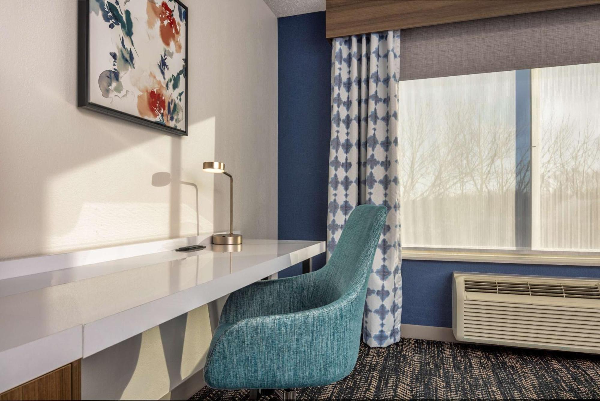 Hilton Garden Inn Oakbrook Terrace Dış mekan fotoğraf