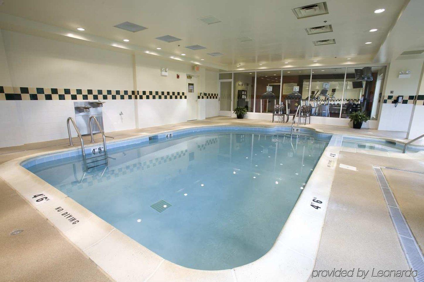 Hilton Garden Inn Oakbrook Terrace Konforlar fotoğraf