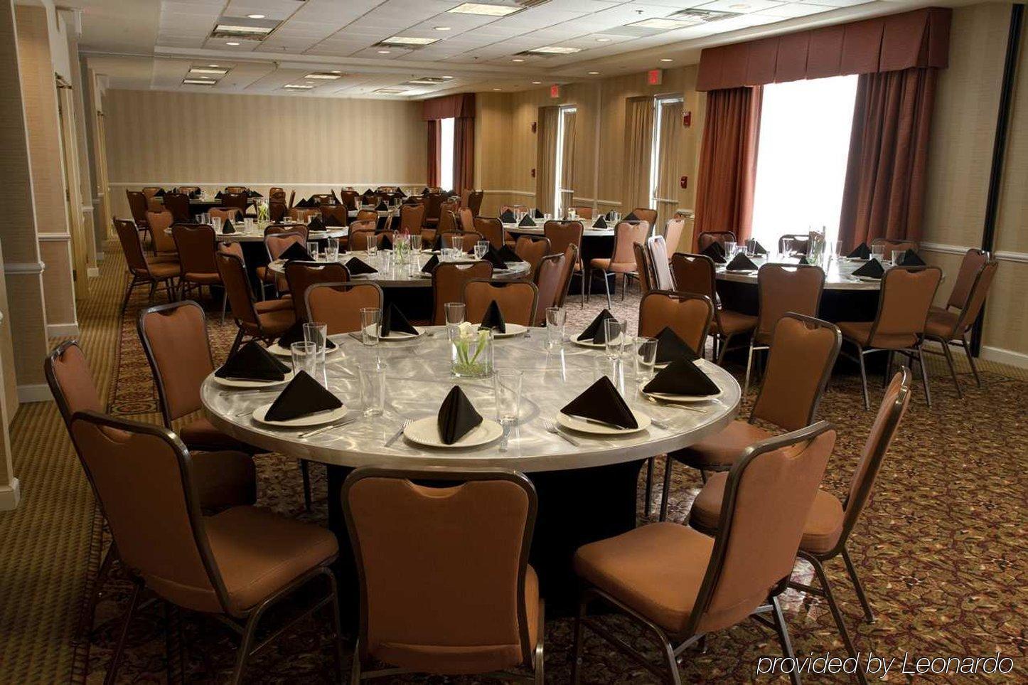 Hilton Garden Inn Oakbrook Terrace Dış mekan fotoğraf